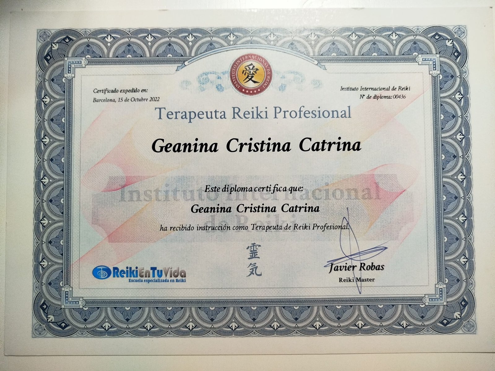 Título de Terapeuta de Reiki Profesional de Geanina Cristina Catrina